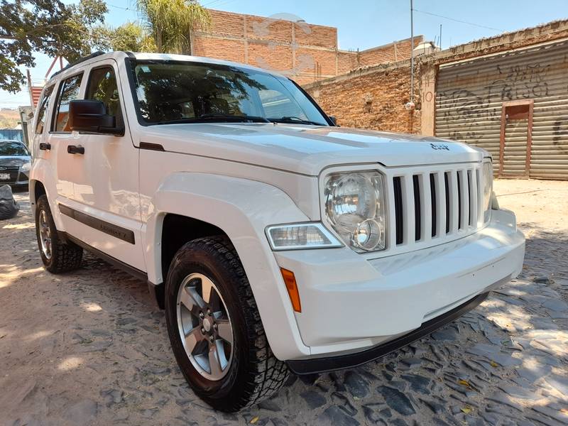 Jeep Liberty Sport 4X2 en Tlaquepaque, Jalisco por $ |