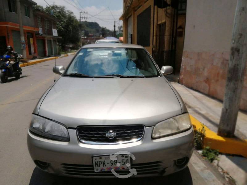 Sentra Automático con aire acondicionado en Huixquilucan,