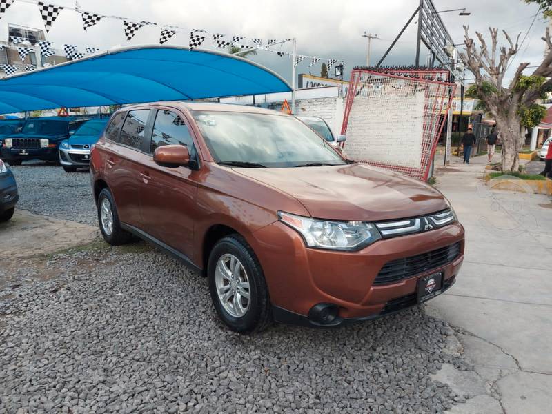 Mitsubishi Outlander versión EX un solo dueño en Zapopan,