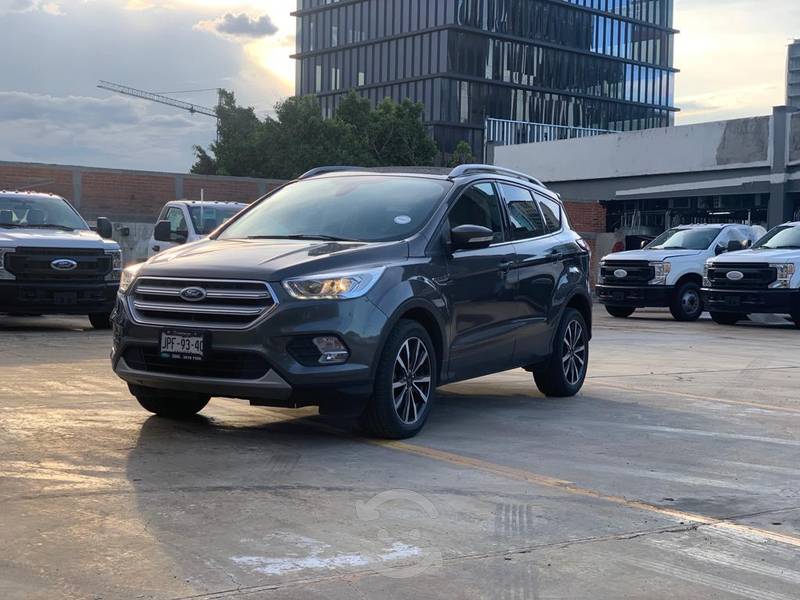 Ford Escape Titanium Ecoboost CRÉDITO en Guadalajara,