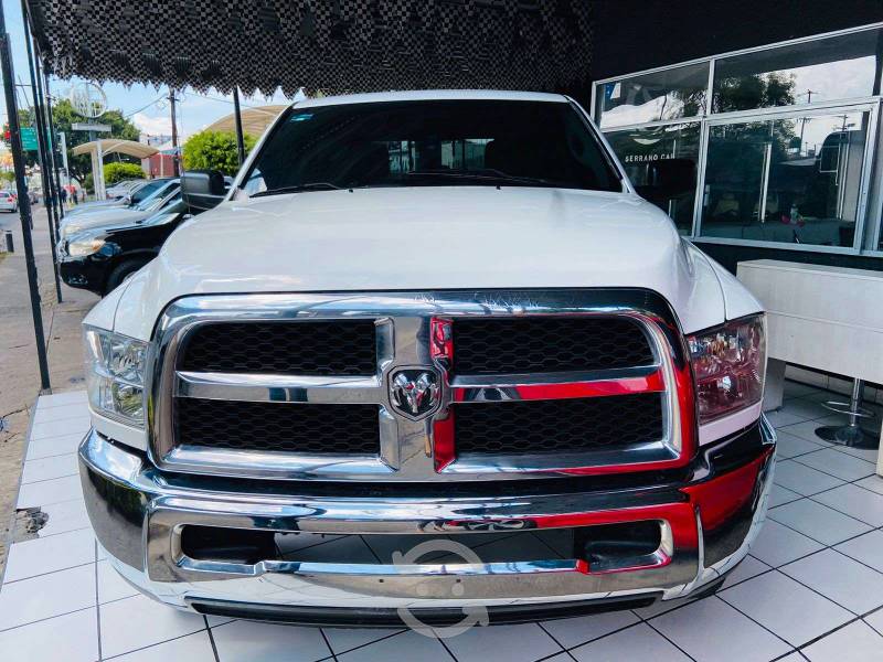 Dodge Ram  SLT Heavy Duty en Guadalajara, Jalisco
