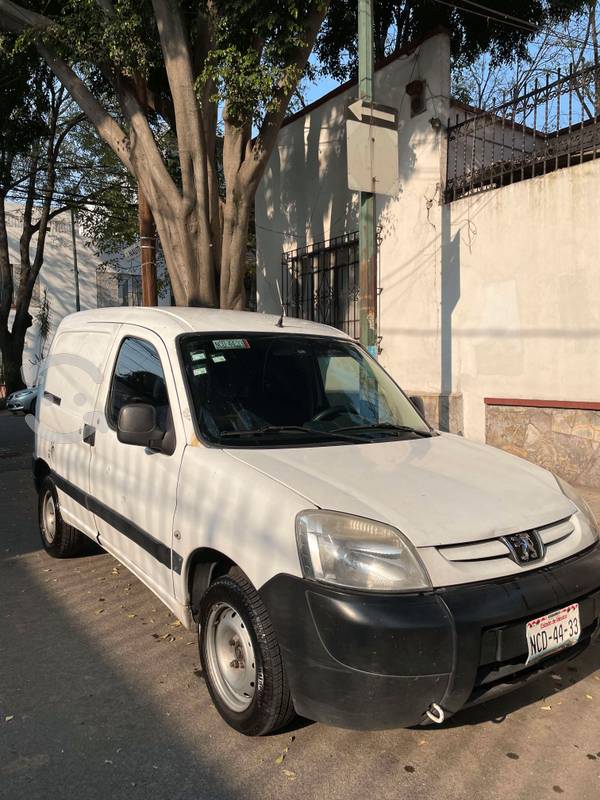 Camioneta Parthner Peugeot  Disel 4pts en Cuauhtémoc,