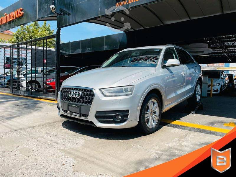 AUDI Q3 LUXURY  PLATA HIELO en Guadalajara,