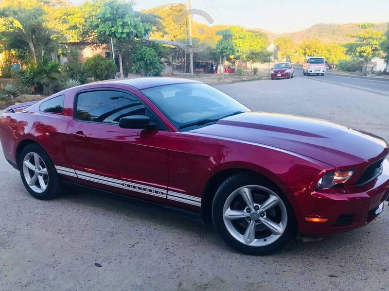 Vendo Mustang 6 cilindros en Toluca, Estado de México por