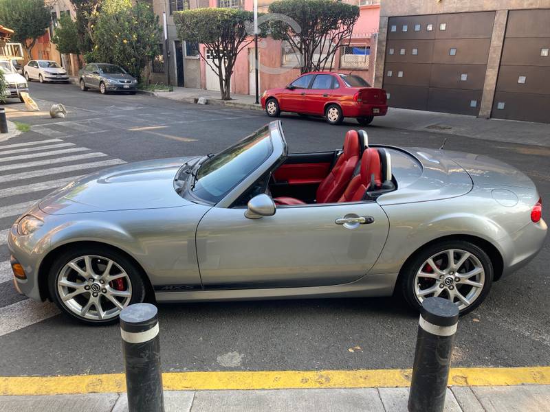 MAZDA MX5 convertible factura original en Benito Juárez,