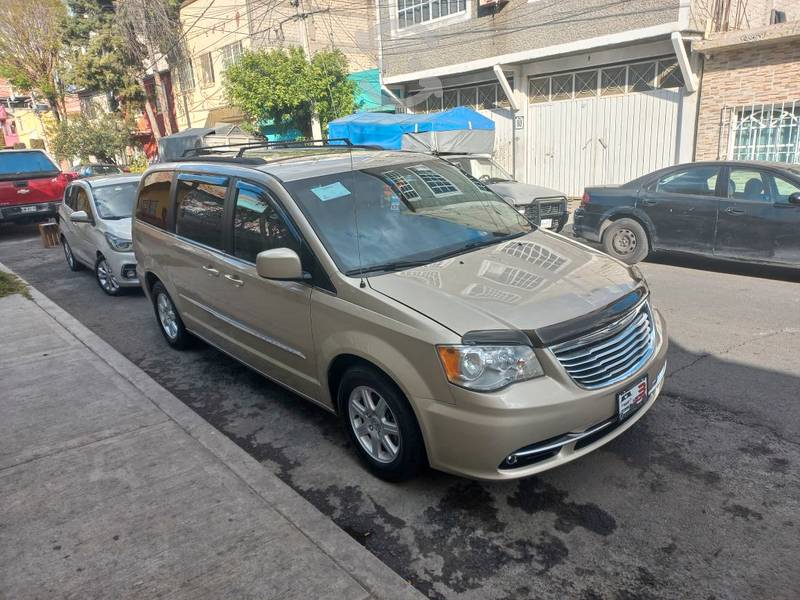 TOWN COUNTRY AÑO  TOURING FAMILIAR en Iztacalco, Ciudad