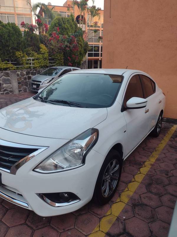 Nissan Versa Navi Exclusive Cambio en Cuernavaca, Morelos