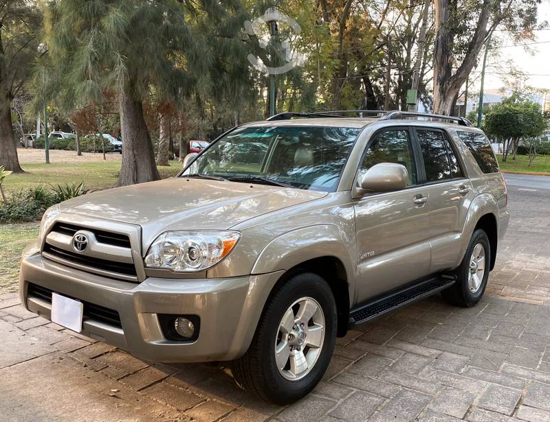 TOYOTA 4RUNNER LIMITED 8 CIL PIEL QUEMACOCOS en Guadalajara,