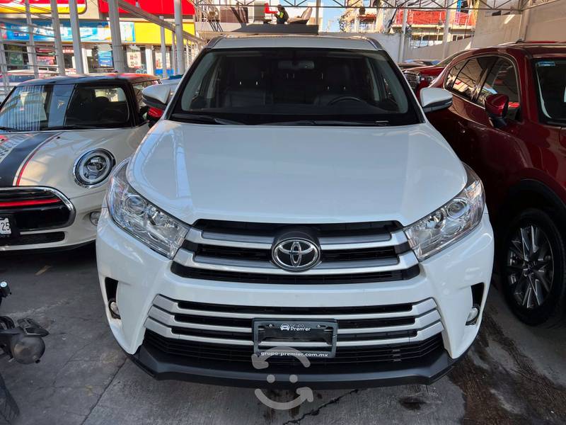 Toyota Highlander XLE  Blanca en Guadalajara, Jalisco