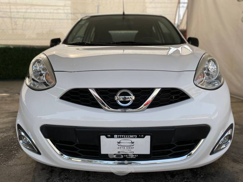 Nissan March Exclusive Bi-Tono At  en Cuernavaca,